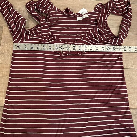 August Mist Burgundy White Striped Cold Shoulder Ruffle Knit Top L - Picture 5 of 9